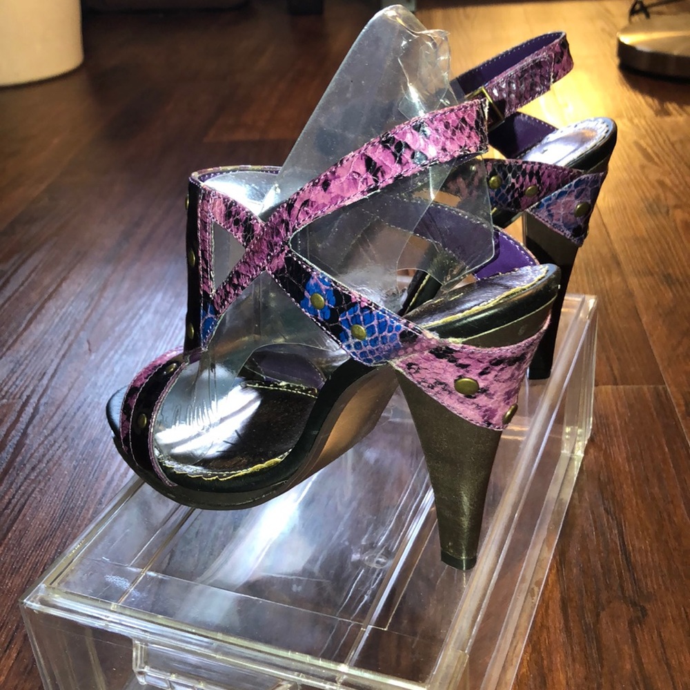 Shoes - Picture 3 of 3